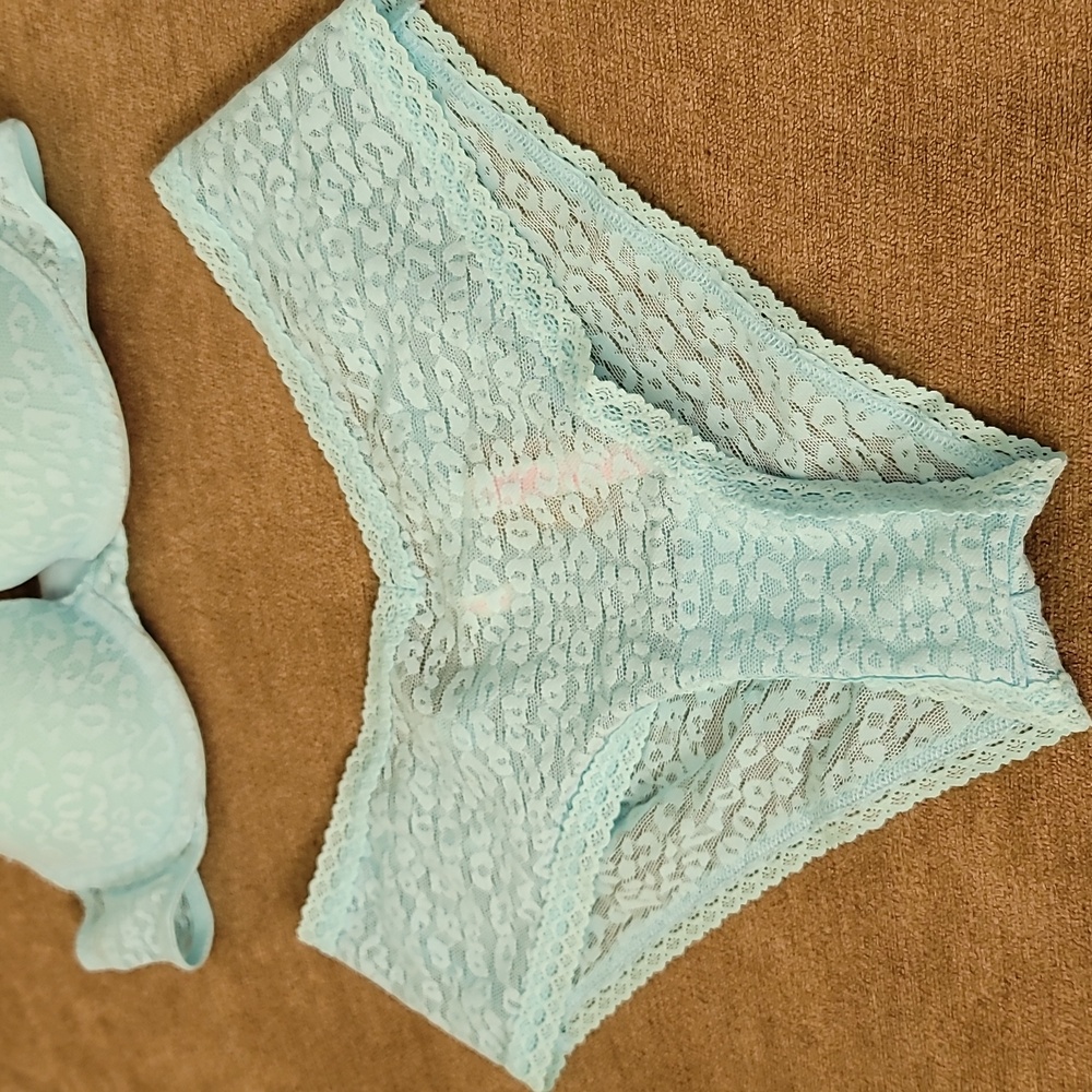 Victoria's Secret Lingerie Set - Picture 3 of 16